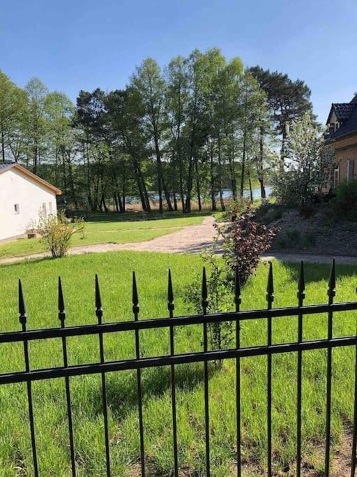 Penthouse Bernd Im Waldschloesschen Direkt Am See Wendisch Rietz Exterior photo